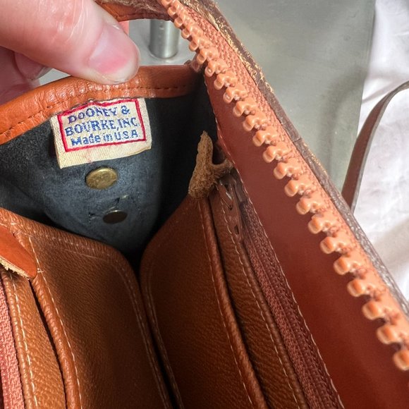 Dooney & Bourke All Weather Leather crossbody bag - Picture 7 of 9